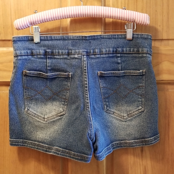 Stretch Fit Denim Shorts - Picture 2 of 5